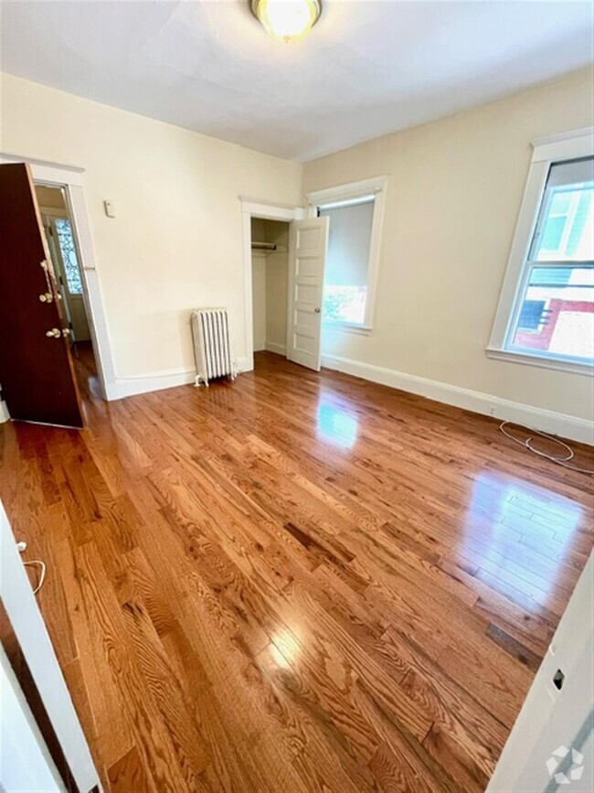 Building Photo - 81 College Ave Unit 1R Rental