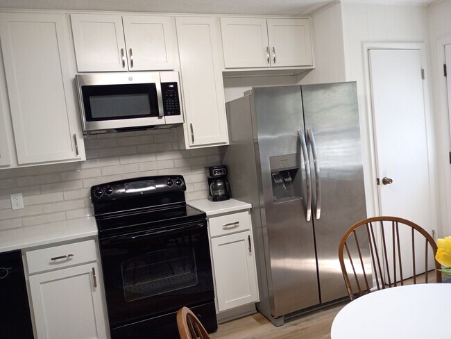 Photo - 906 E Magnolia Ave