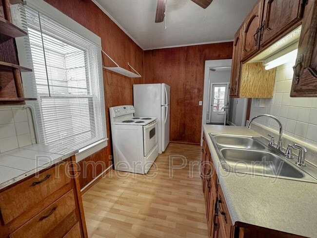 Photo - 724 S Fuller Ave