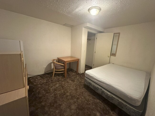 1410 Main St Unit H