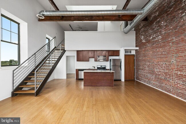 Photo - 1637-39-1639 Poplar St Unit S4