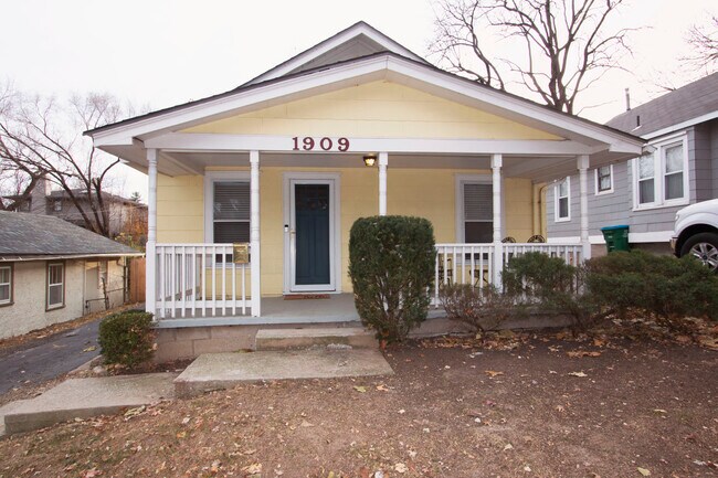 Photo - 1909 W. 47th Terr