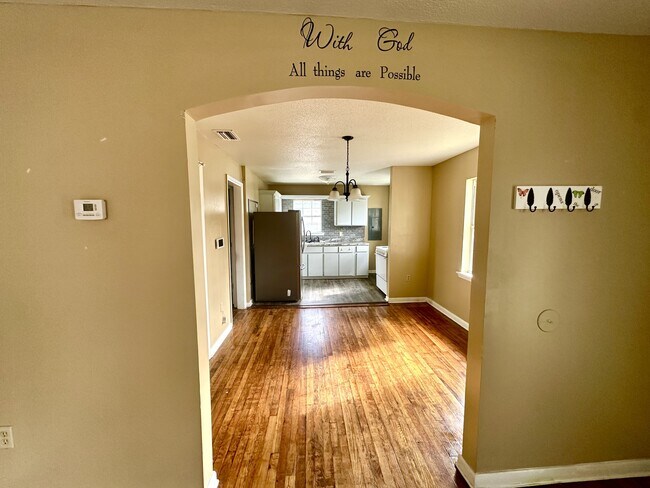 Photo - 606 E Adair St