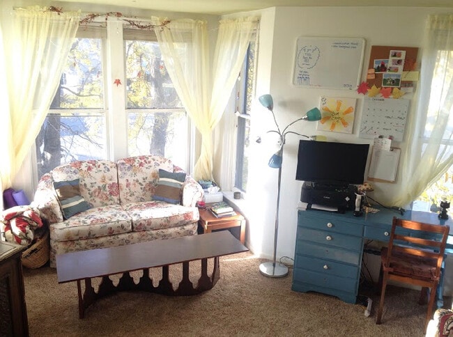 Photo - 815 5th Ave Unit Upper 1BR