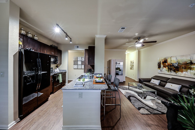 Building Photo - The Oaks at Northpointe Rental