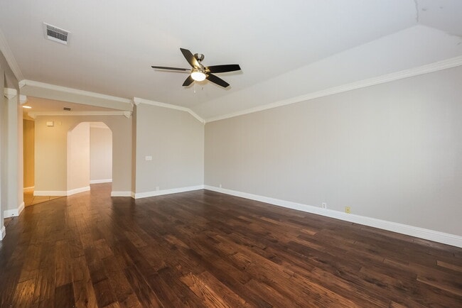 Photo - 711 River Run Dr