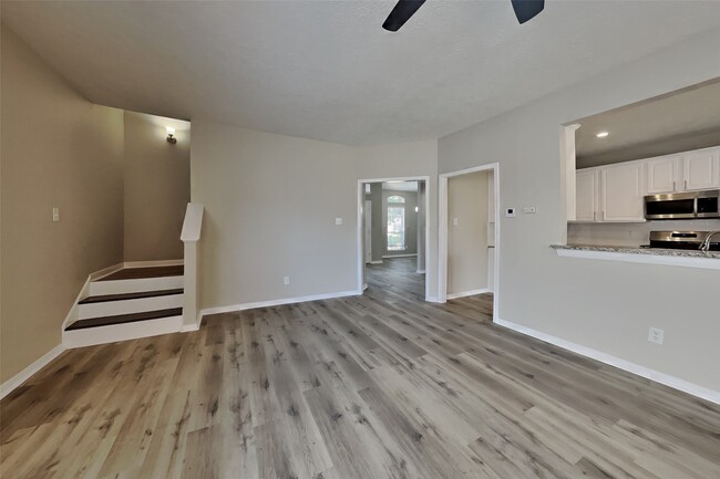 Photo - 14918 Laytham Ln