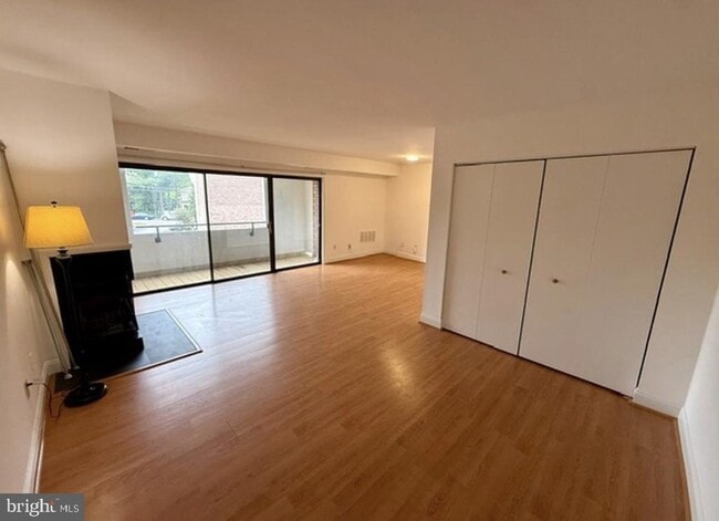 Building Photo - 4358 Cherry Hill Rd Unit 301