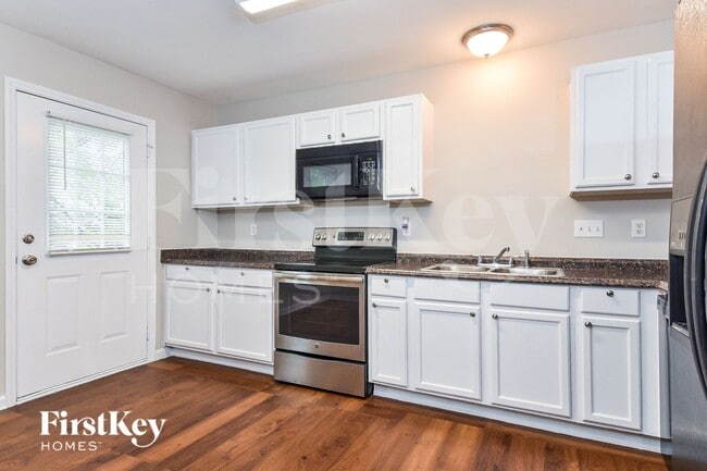 Photo - 203 Bingham St