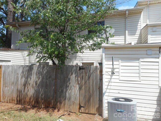 Photo - 7961 Shady Oak Trail