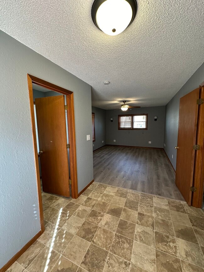 Photo - 1609 Judd Ave N