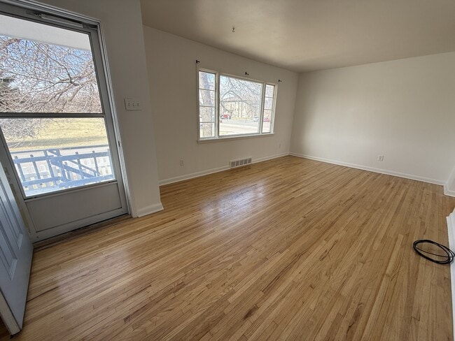 Photo - 628 3rd Ave NW