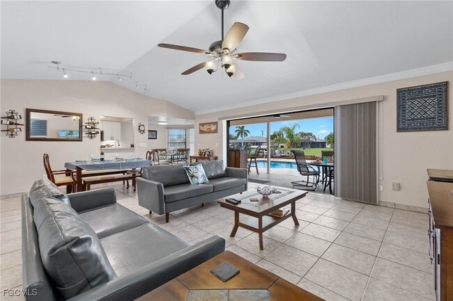 Photo - 1327 SE 17th St