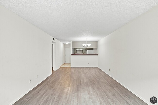 Photo - 3600 Bagley Ave Unidad 102