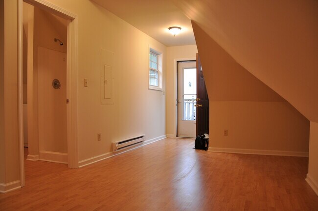 Building Photo - 337 S Broadway Park Unit A Rental