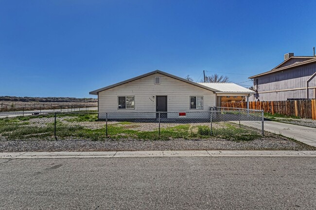 Building Photo - 3249 White Ave Unit 1