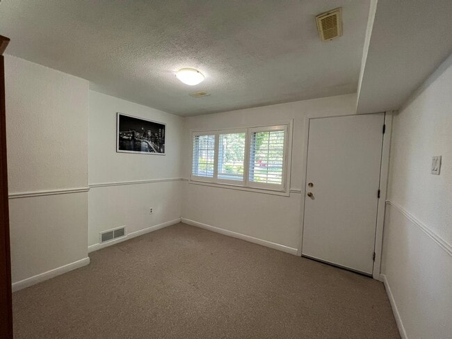 Photo - 6 Heathcote Av