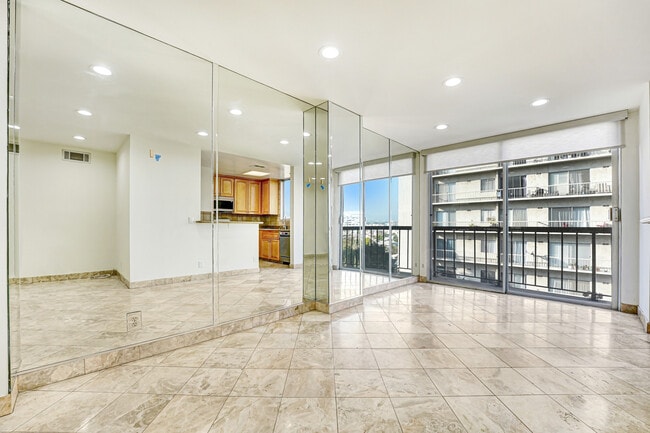 Photo - 10747 Wilshire Blvd Unit 905