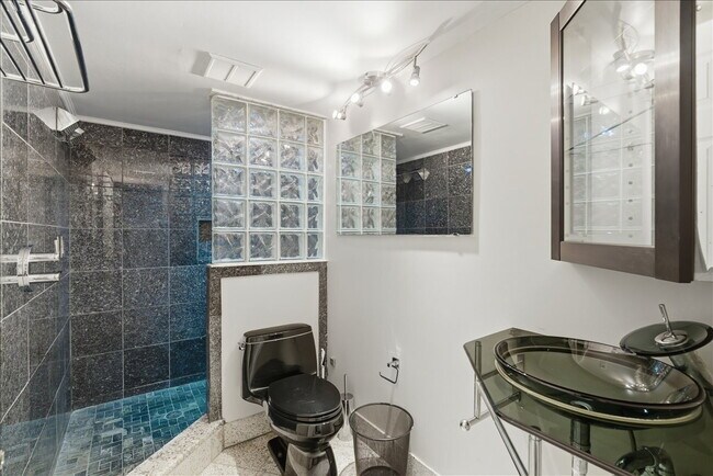 Photo - Contemporary 1BR / 1BA Condo in Reston – Utilities Included! Unit #1A