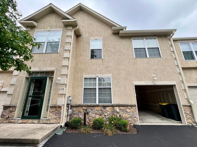 Stunning 3-Bedroom Townhome with Finished ... - Stunning 3-Bedroom Townhome with Finished ...