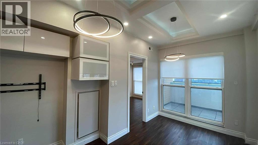 Photo - 135 James St S Unité 1506