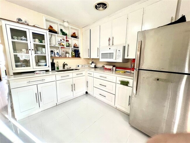 Photo - 5009 Deauville Dr