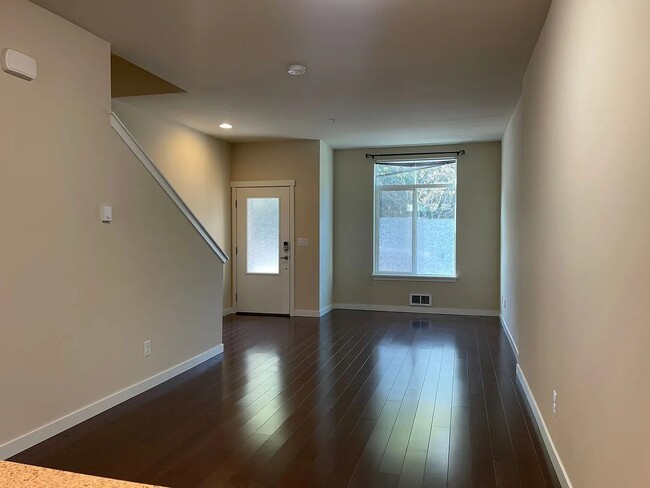 Photo - 2105 NW Talus Dr