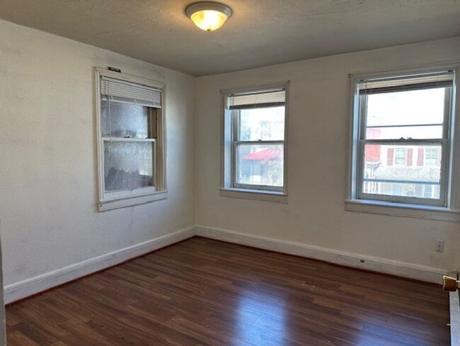 Photo - 212 W Main St Unidad 2