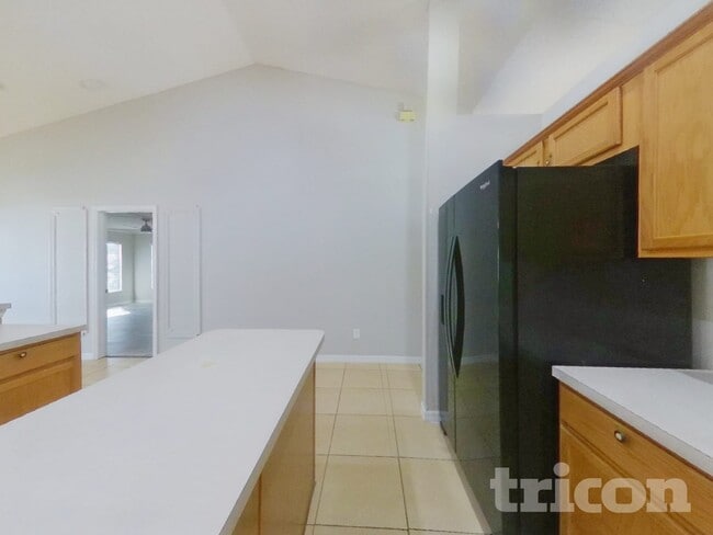 Photo - 910 Albertville Ct