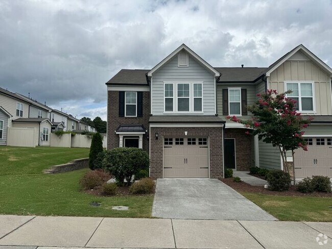 Building Photo - Charming Townhome in Prime Durham Location