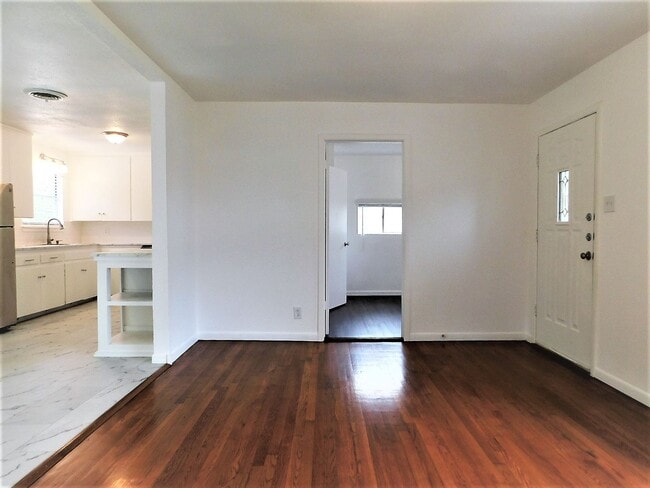 1100 Estes Dr