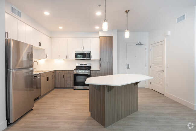 Interior Photo - Enzo Rental