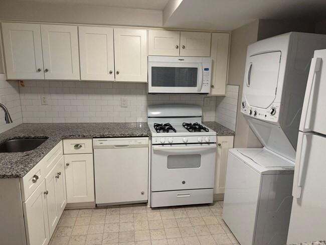 Photo - 901 St Marys St