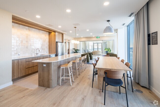 Bookable Kitchen & Dining Room - Voda