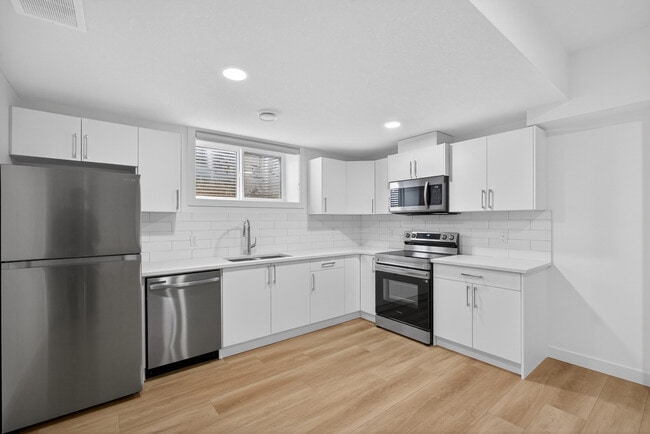 Photo - 30 Renwyck Pl