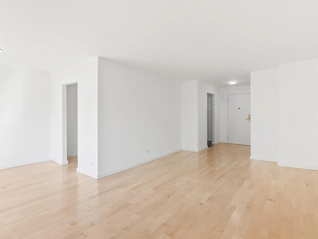 Photo - 372 Central Prk W Unit 5E