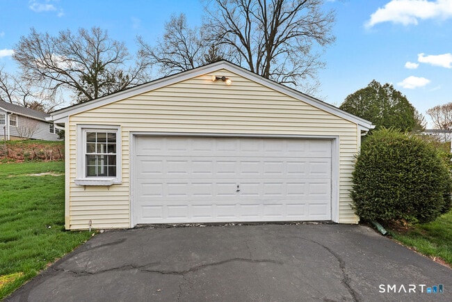 Photo - 575 S Main St