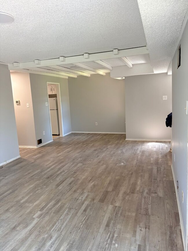 Photo - 2 Bedroom Condo in Burnt Tavern Manor Brick