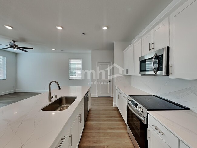 Photo - 8359 Flagpole Loop Ave