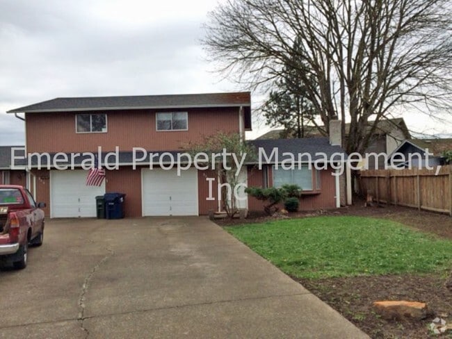 Building Photo - Gateway area updated 2-story duplex Rental
