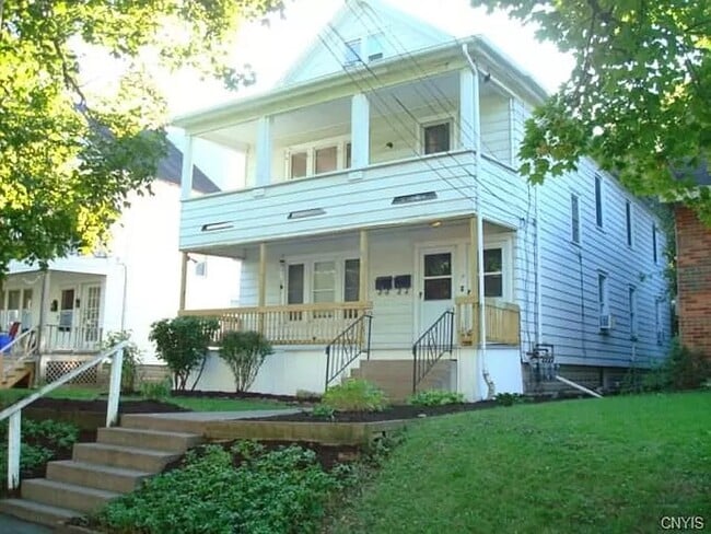 Building Front View - 216 Miles Ave Unit 216