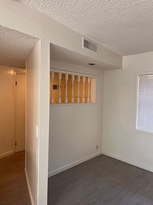 Photo - 424 Sycamore Ave Unit #C