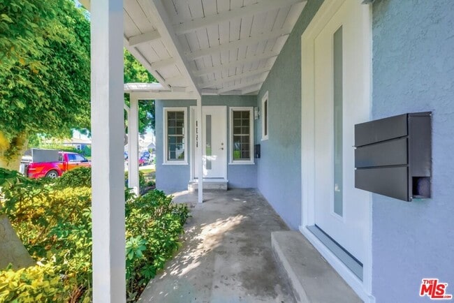 8358 Kittyhawk Ave