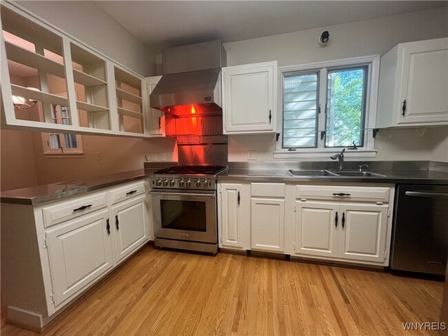 Photo - 411 Norwood Ave