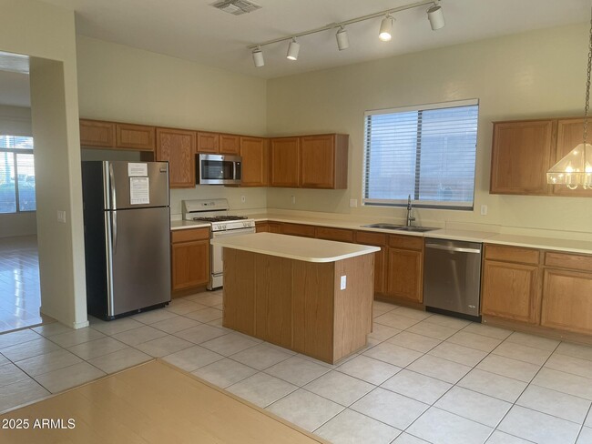 Photo - 2165 W Olive Way