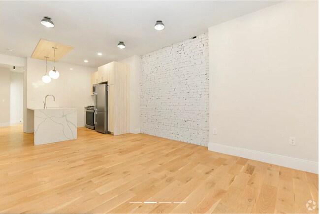 Building Photo - 200 Maverick St Unit 200 Maverick Rental