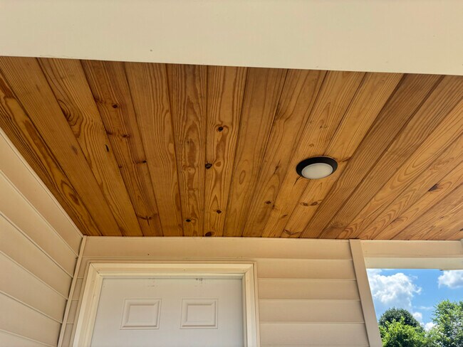 Photo - 100 Apache Ln