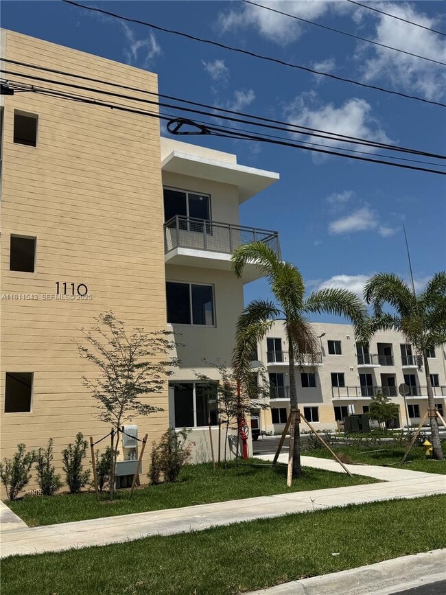 1010 SW 69th Ave Unit 104