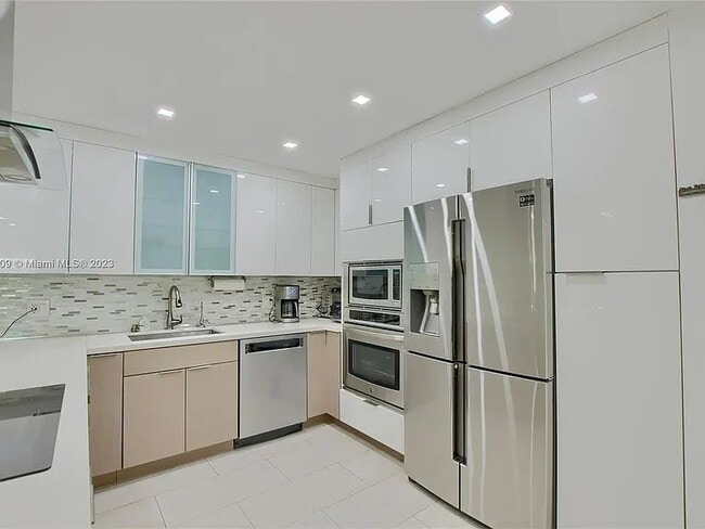 MUST READ: This rental is available for a roommate occupancy. The master bedroom is vacant, while...