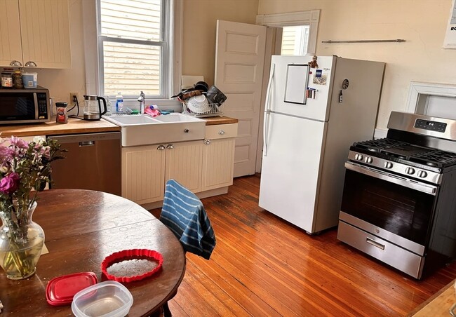 Photo - 67 Dana St Apartment Unit 5